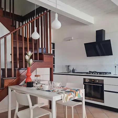 La Serva Padrona Apartment *